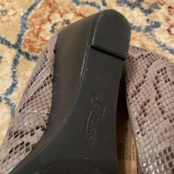 G.H  BASS Snakskin Gray Wedge Heels - Picture 6 of 6